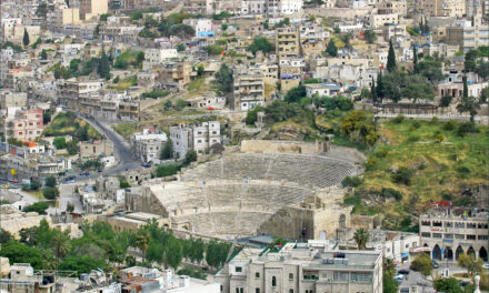 "Le théâtre romain et la ville basse d'Amman (Jordanie)" by dalbera is licensed under CC BY 2.0